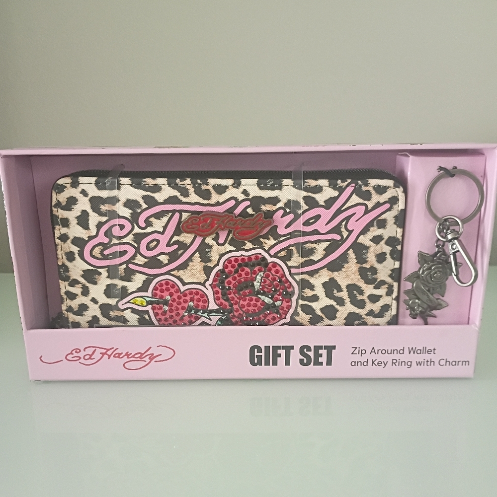 Ed Hardy Leopard Print Wallet and Key Ring Gift Set